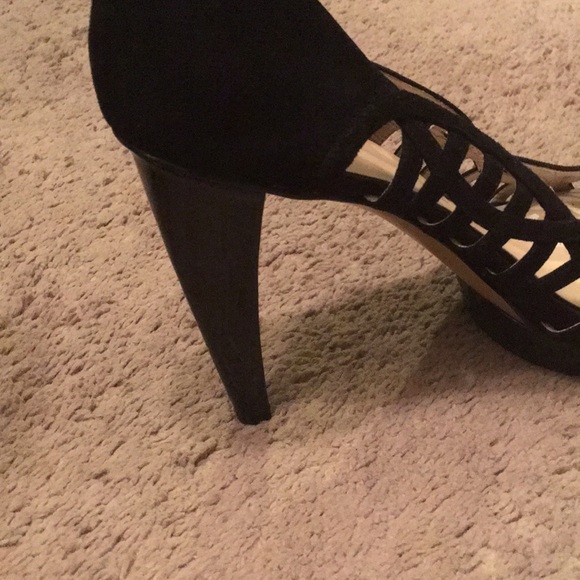 Black Nine West Heels - Picture 3 of 4